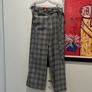 Hot kiss plaid pants